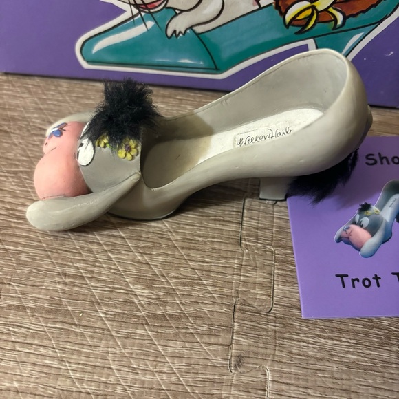 Willow Hall Collectibles Shoo Shoo Miniature Shoe Donkey - Trot Trot - Picture 4 of 4